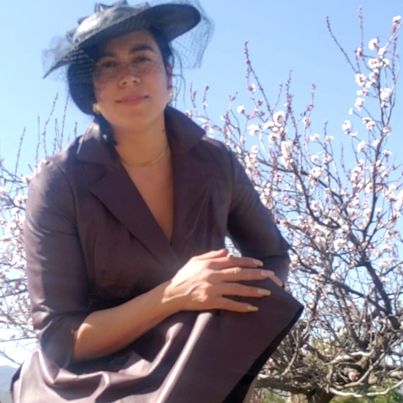 Poshmark - Picture 3 of 8